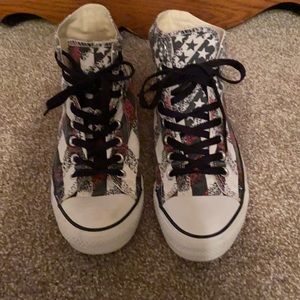 Boys converse High tops size 8